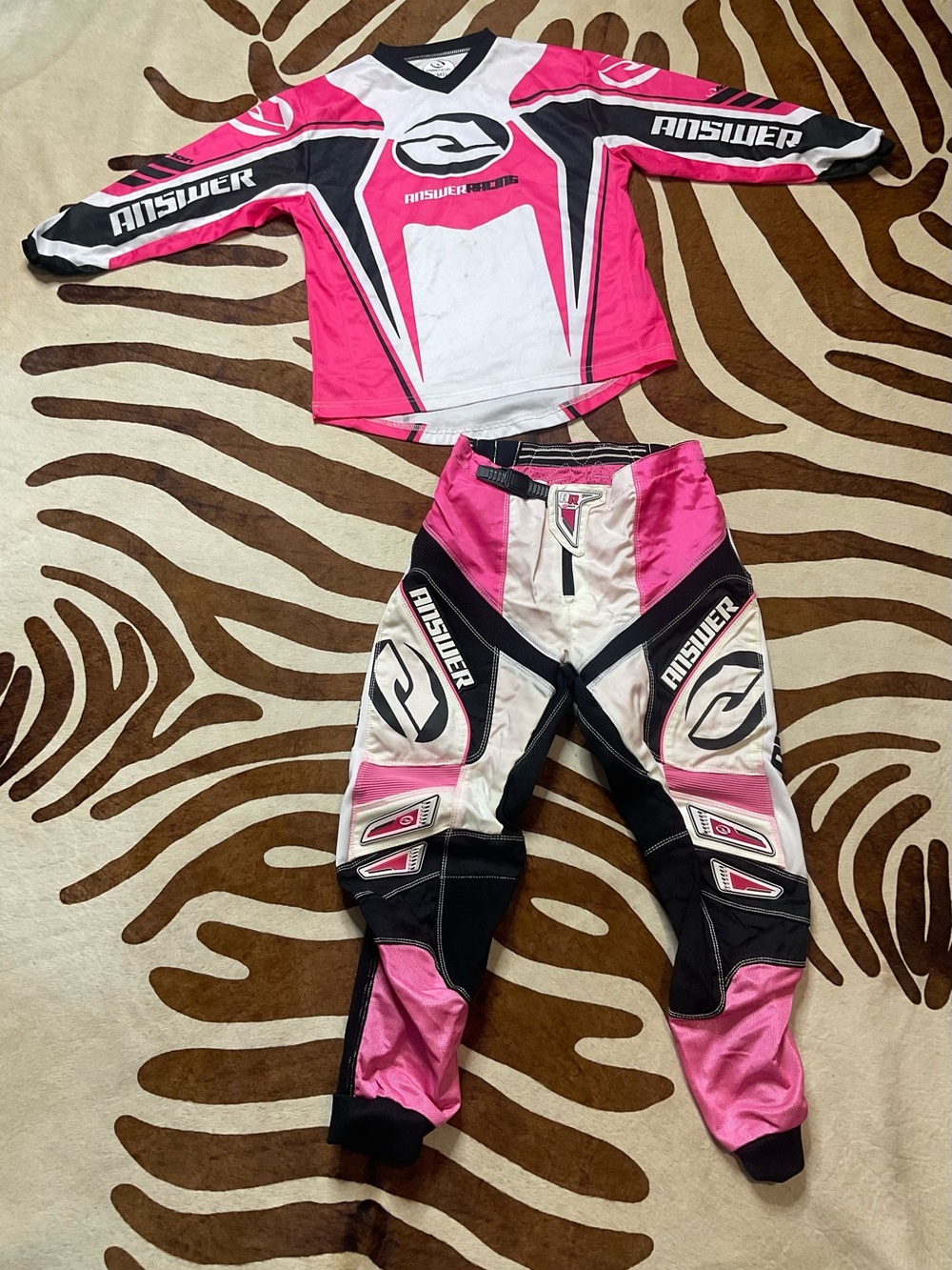 Answer racing set pants and shirt Youth Size 26 Waist